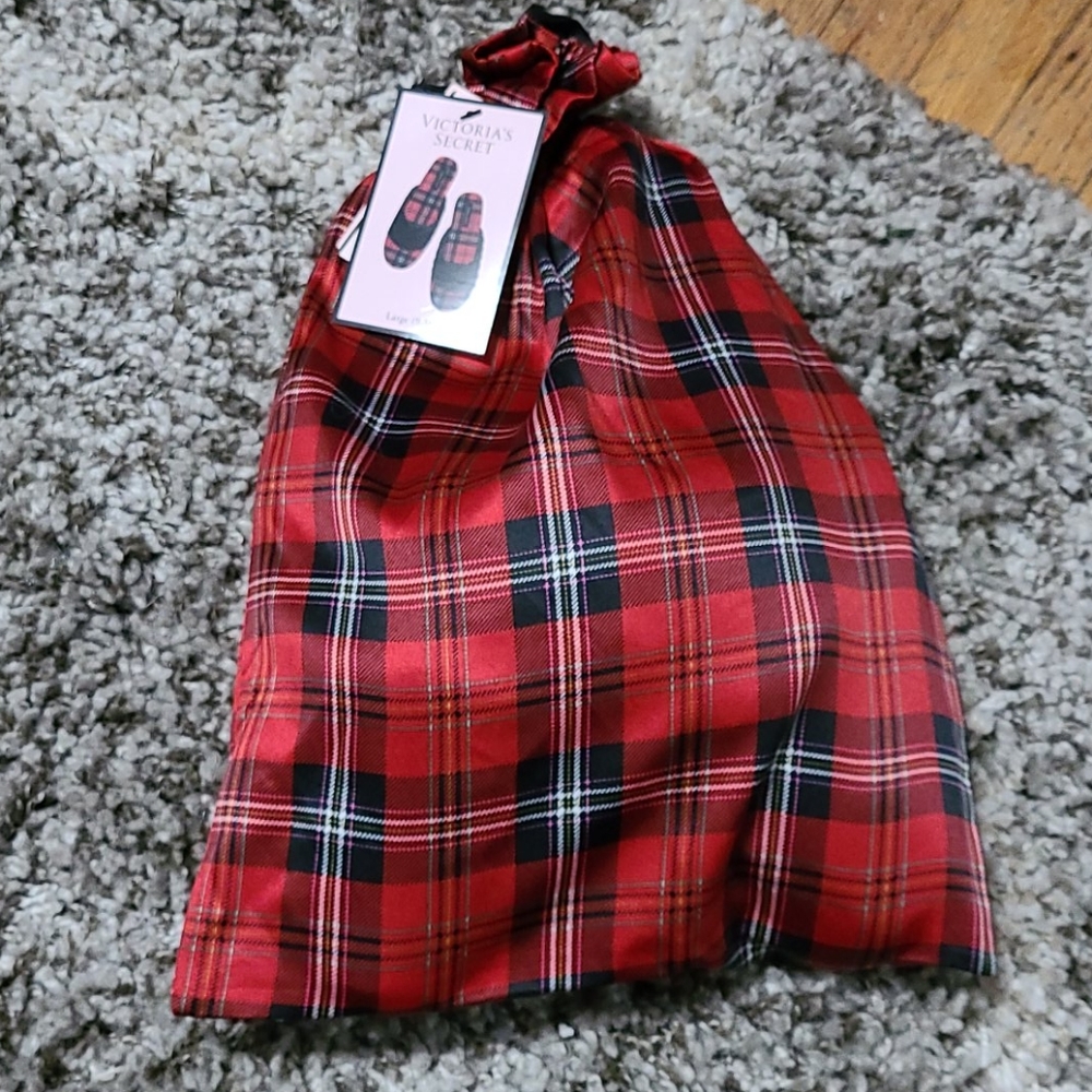 Slippers - Picture 3 of 3